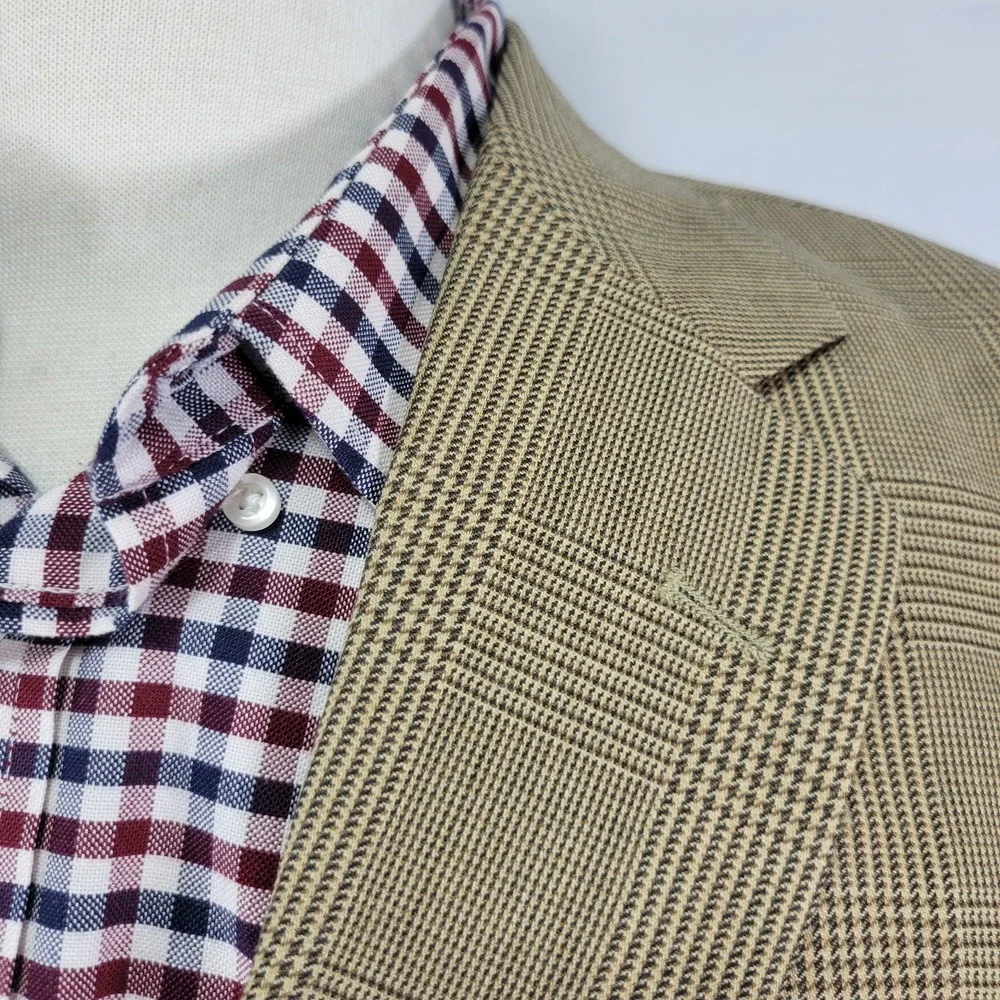 JOS A‎ BANK Men's Sport Coat Blazer Two Button Beige Plaid Wool Size 42L